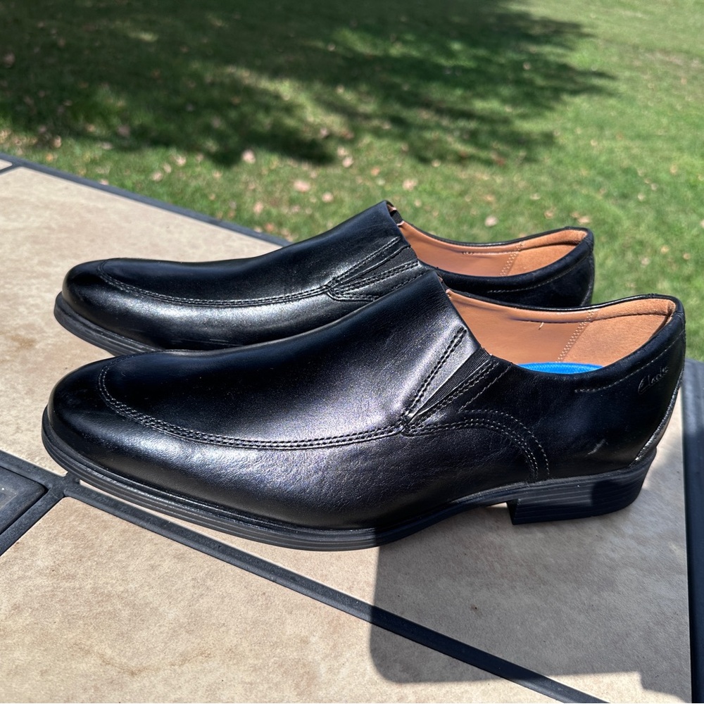 Clarks‎ Men's Whiddon Step  Black Leather Slip-On Loafers
Size 11.5W. NEW